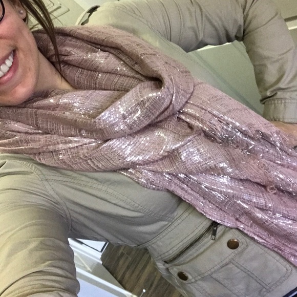 Light pink and silver scarf - Picture 3 of 4